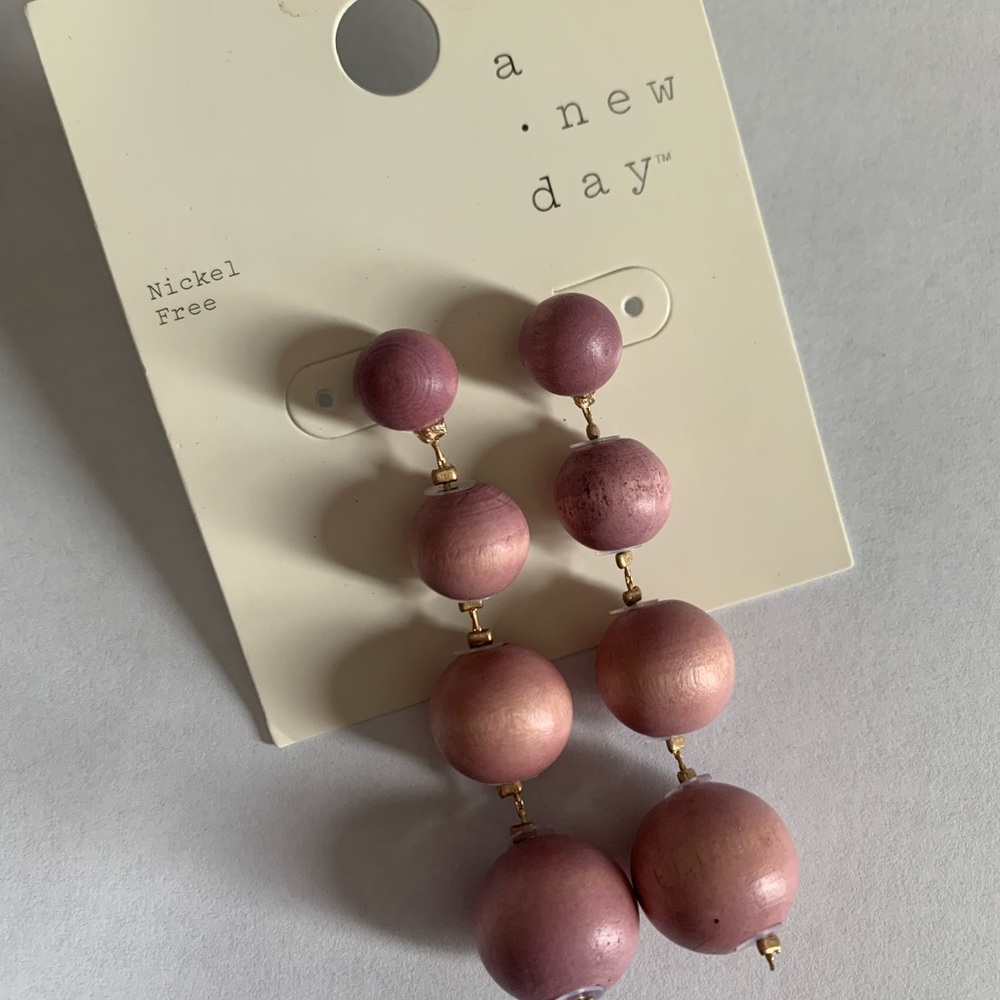 Blush drop earrings